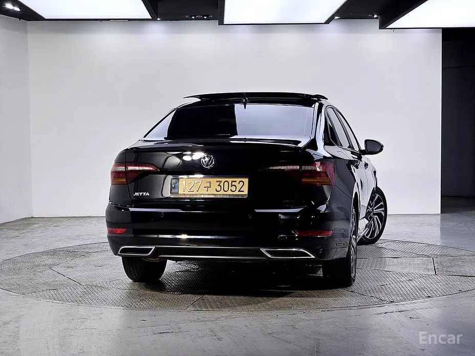 Photo 3 - Volkswagen Jetta
