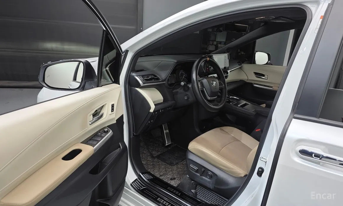 Фото 10 - Toyota Sienna