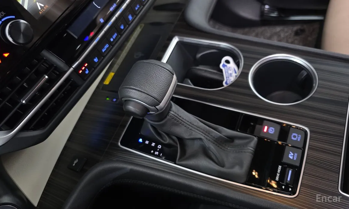 Фото 9 - Toyota Sienna