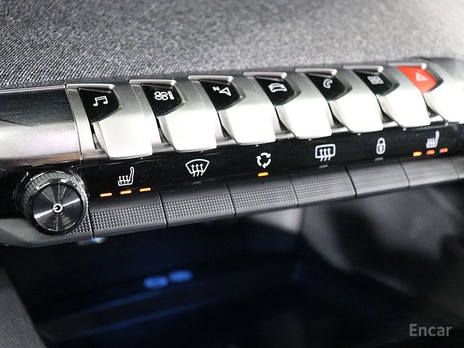 Фото 10 - Peugeot 3008