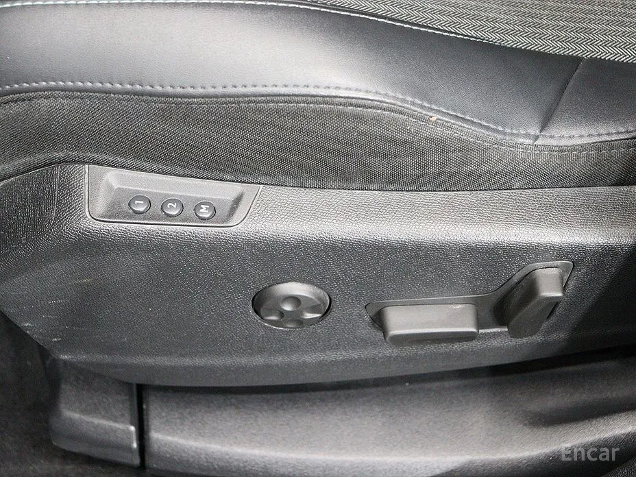 Фото 13 - Peugeot 3008