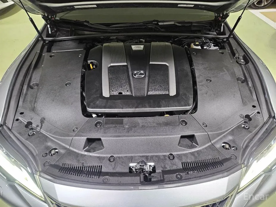 Фото 6 - Lexus LS