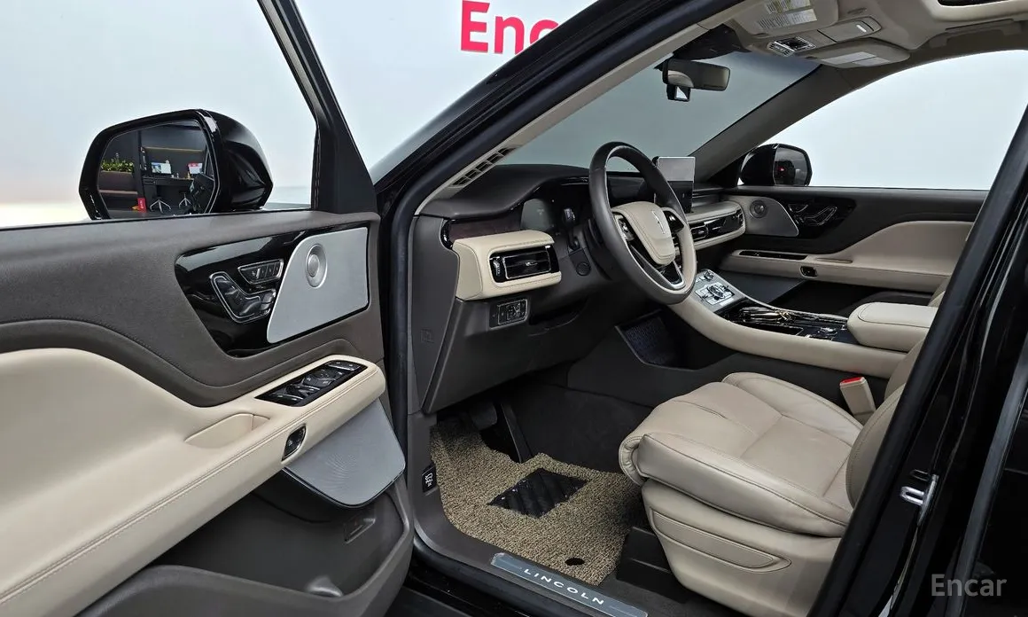 Фото 11 - Lincoln Aviator