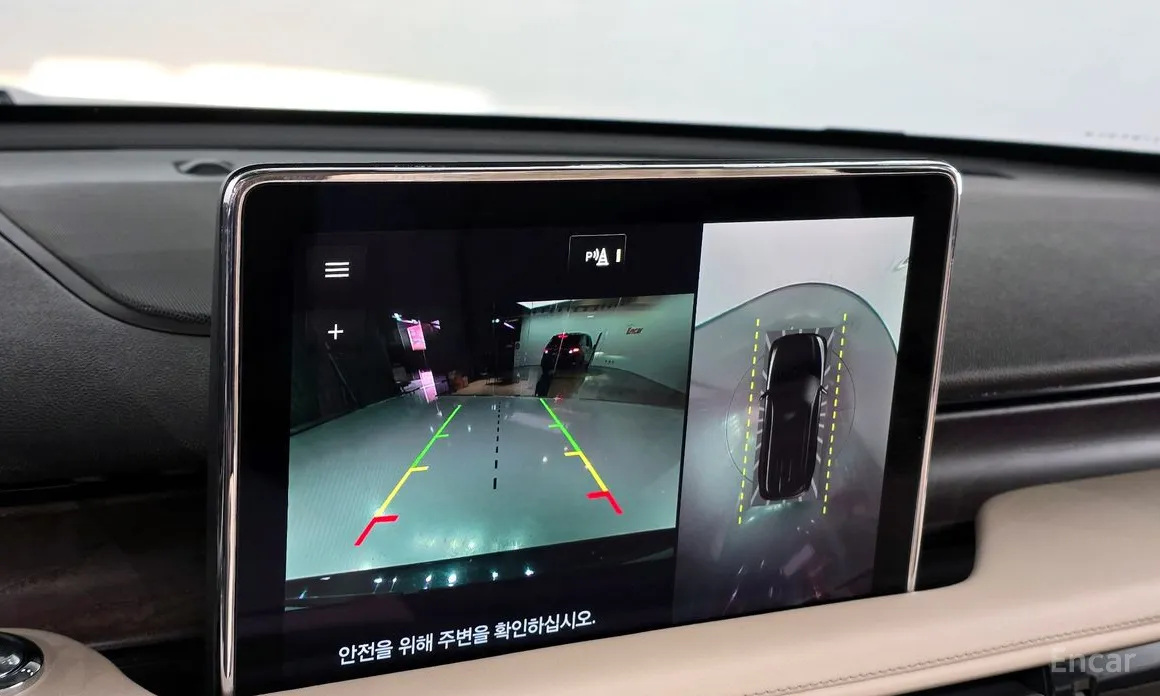 Фото 16 - Lincoln Aviator