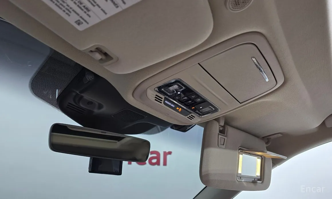 Фото 19 - Lincoln Aviator