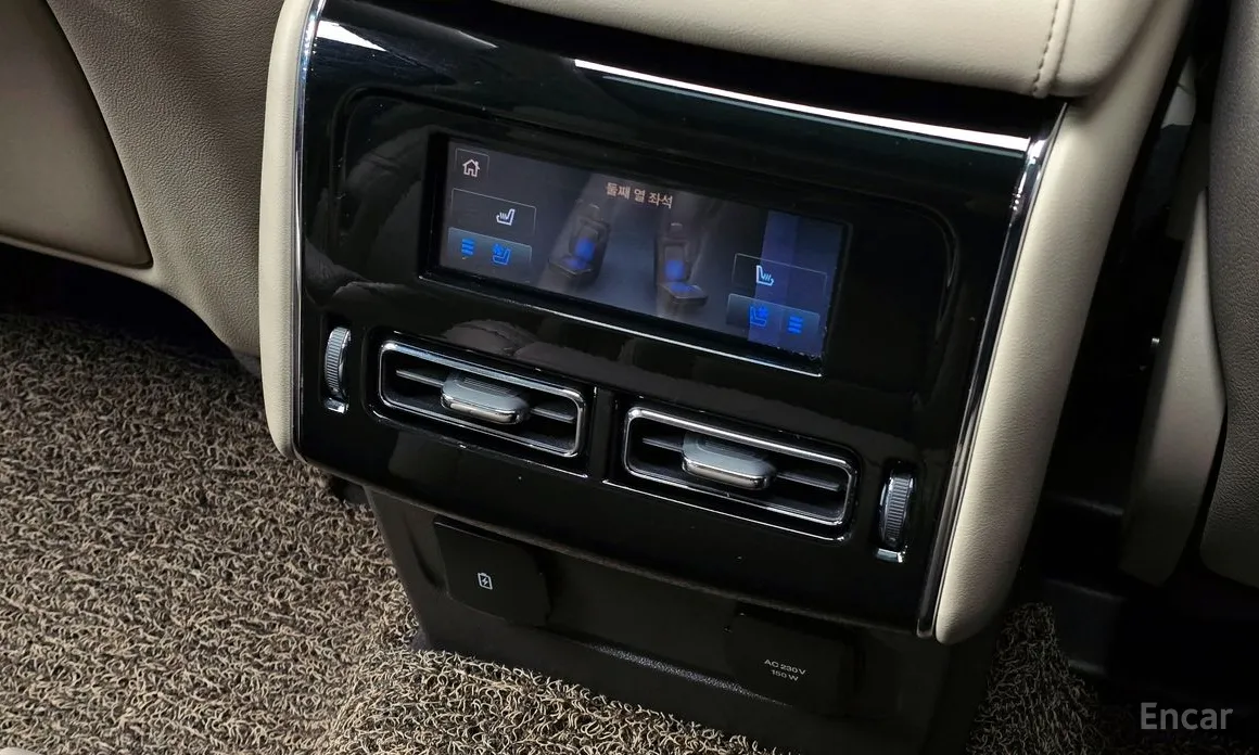 Фото 20 - Lincoln Aviator