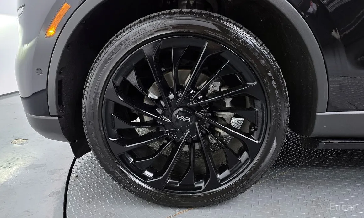 Фото 5 - Lincoln Aviator