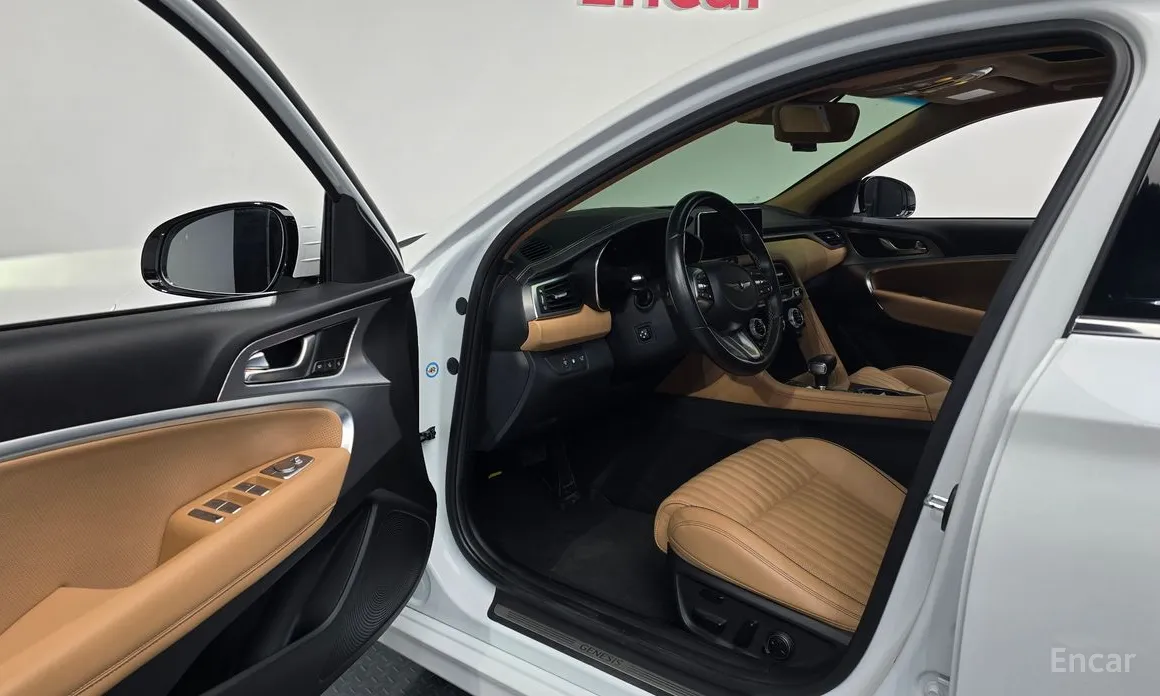 Photo 10 - Genesis G70