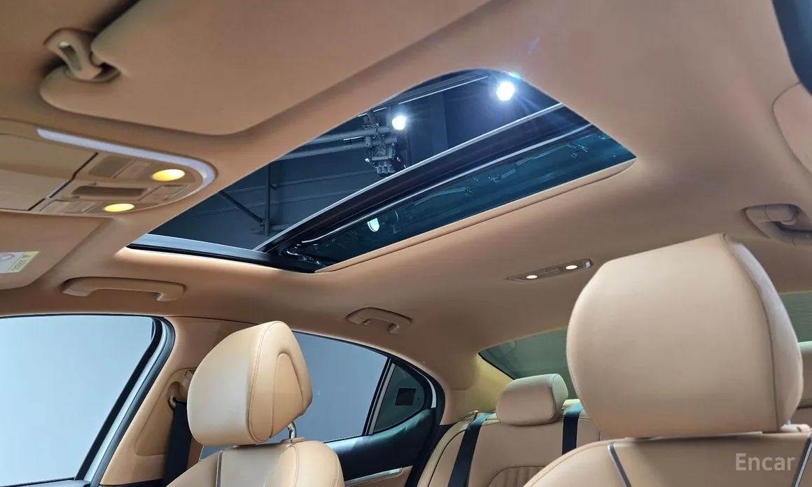 Photo 19 - Genesis G70