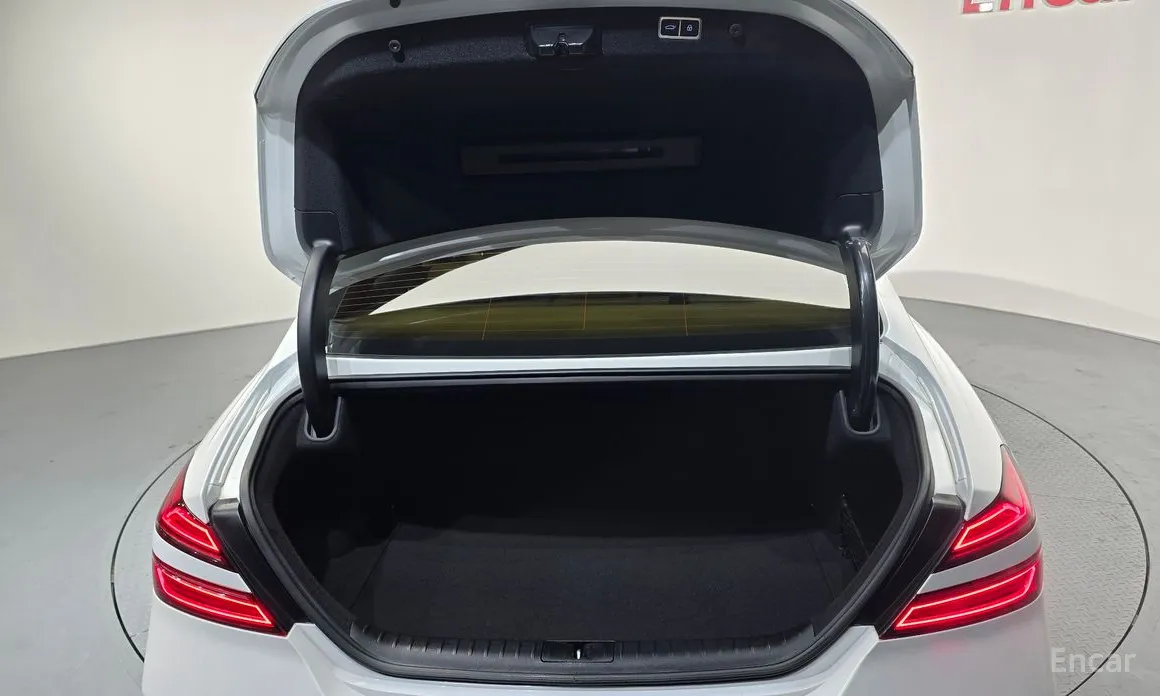 Photo 20 - Genesis G70