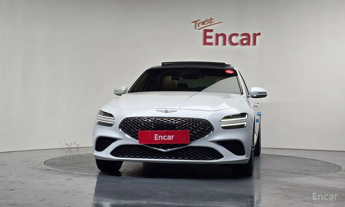 Photo 3 - Genesis G70