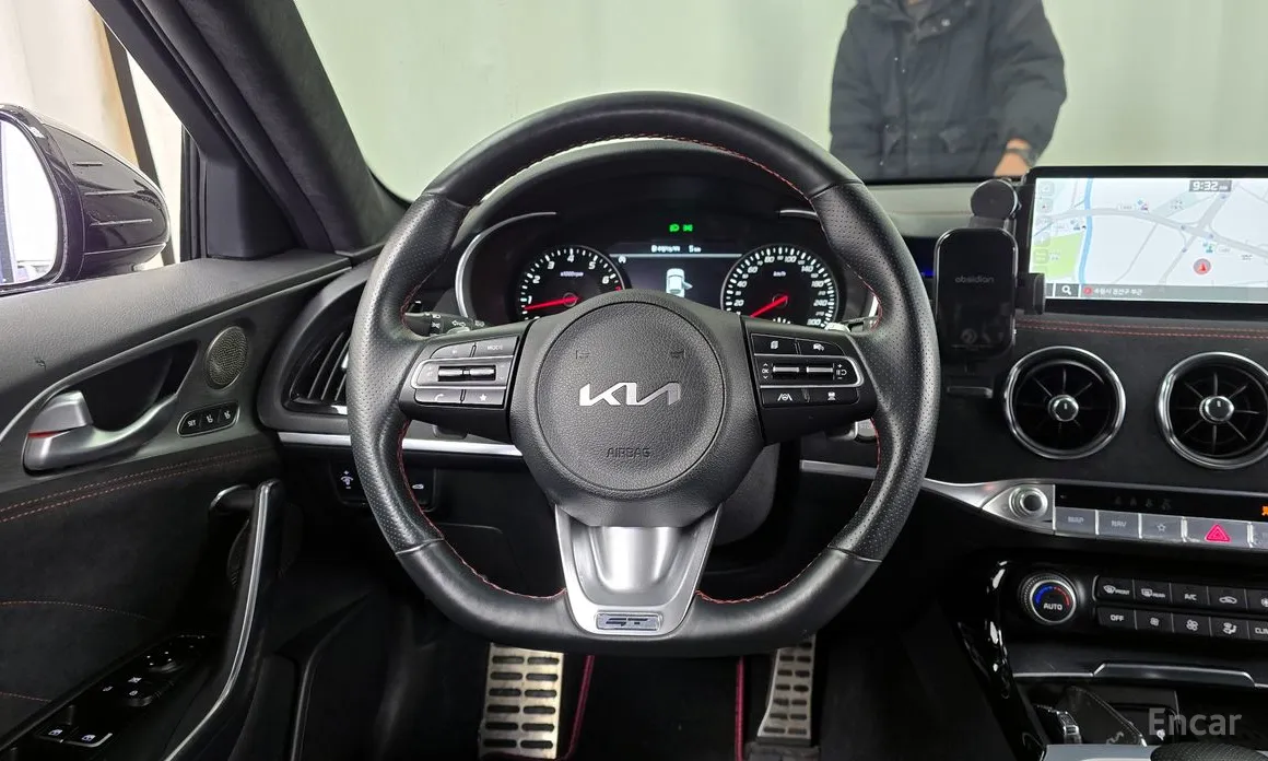 Фото 13 - Kia Stinger