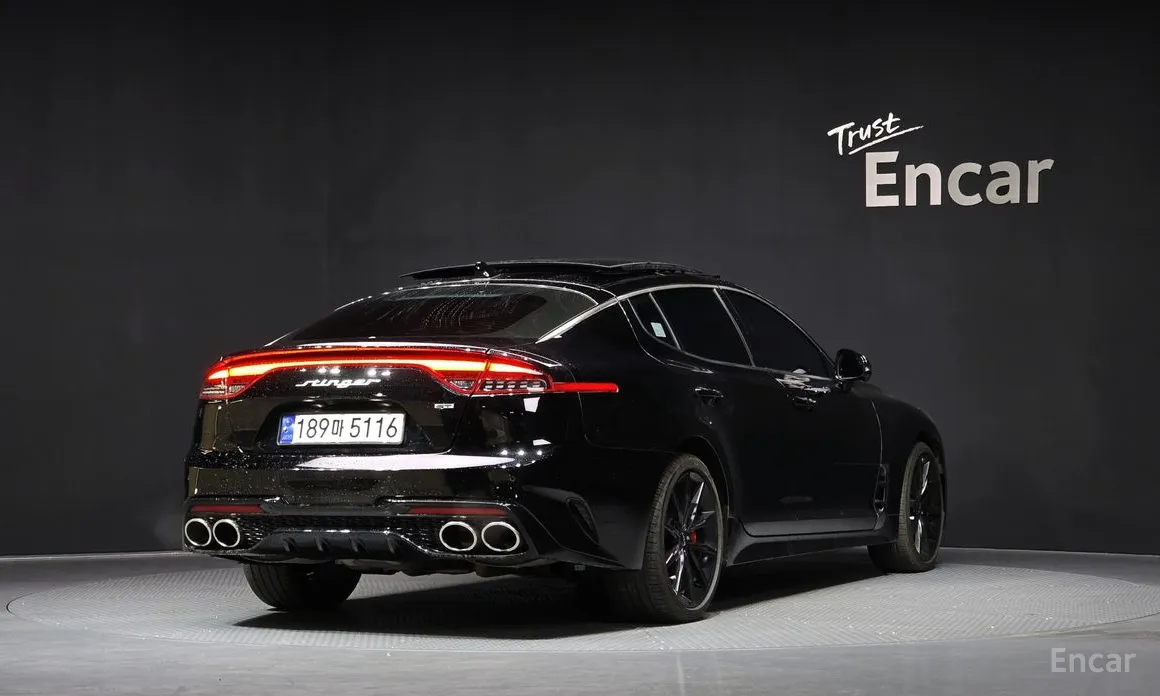 Фото 2 - Kia Stinger