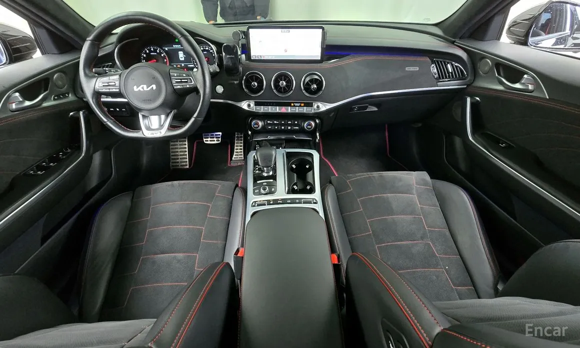 Фото 7 - Kia Stinger