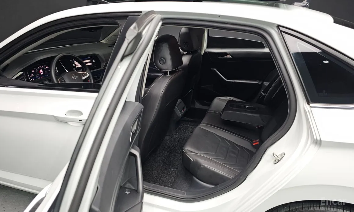 Фото 13 - Volkswagen Jetta