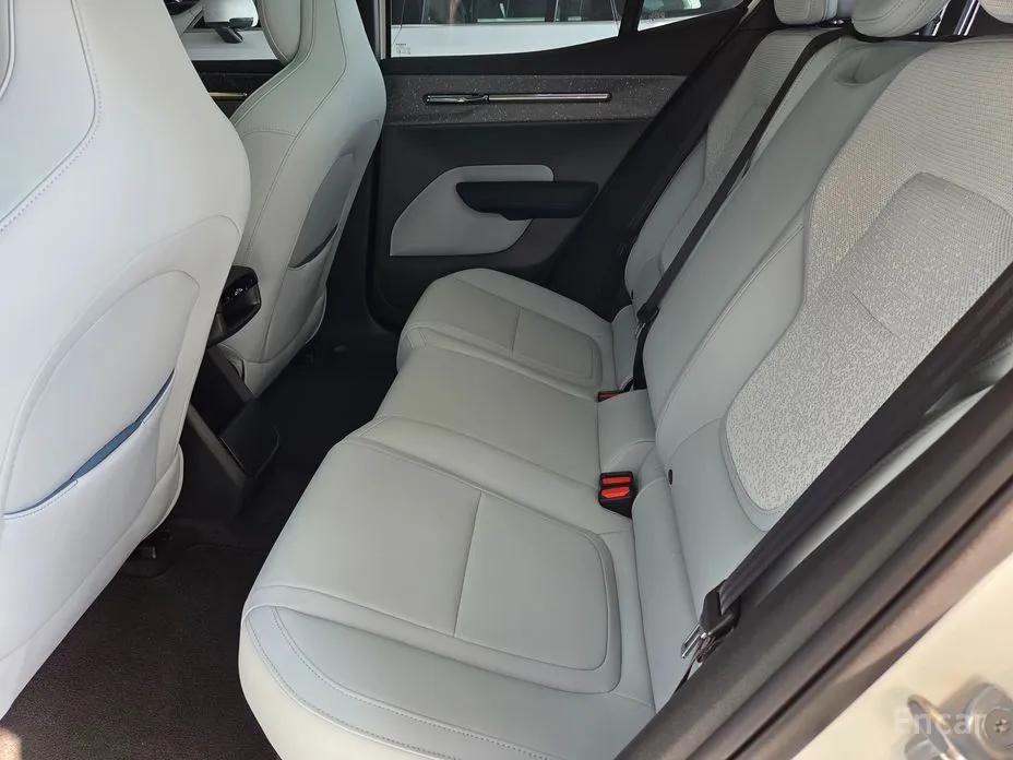 Фото 11 - Volvo EX30