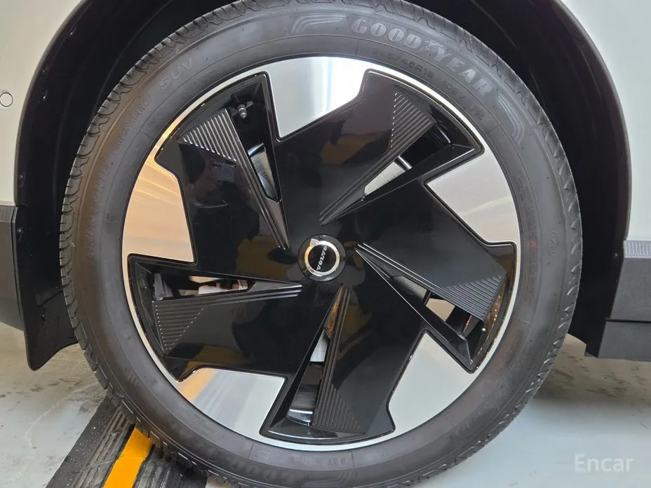 Фото 5 - Volvo EX30