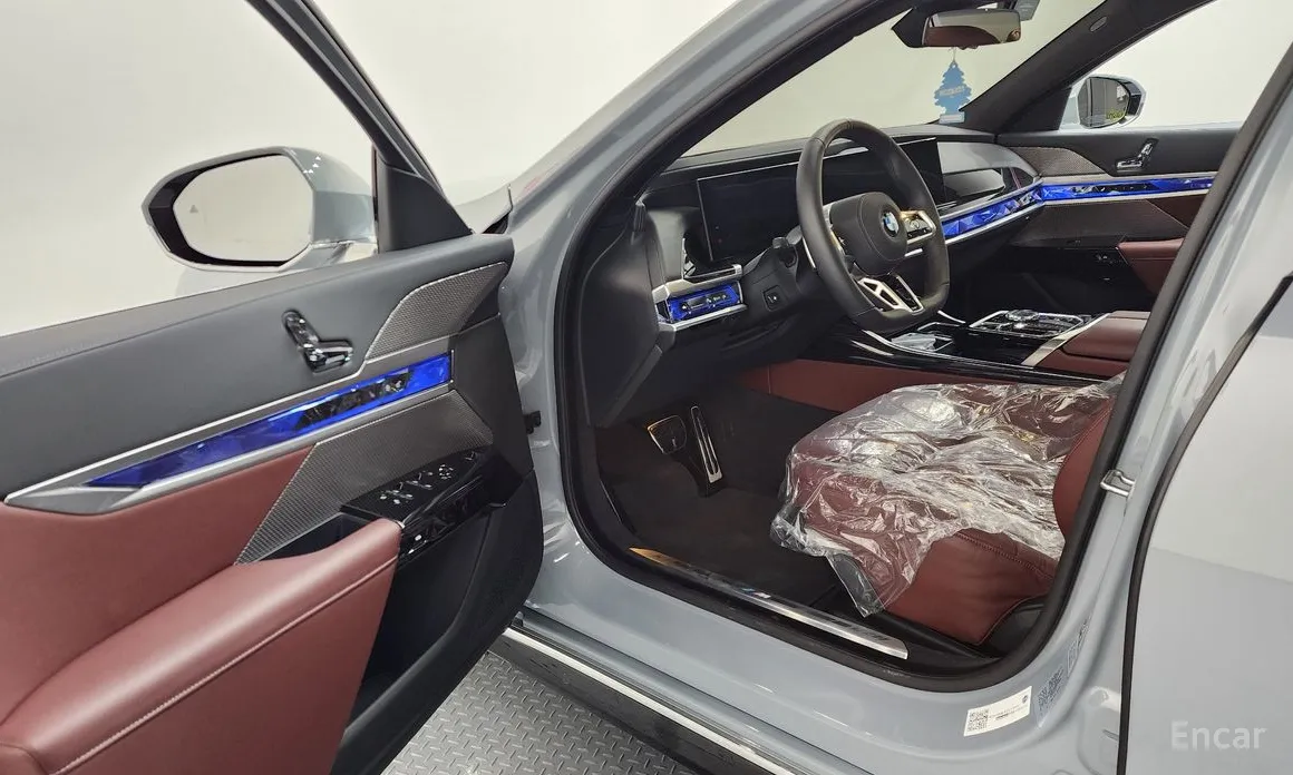 Фото 10 - BMW 7 Series