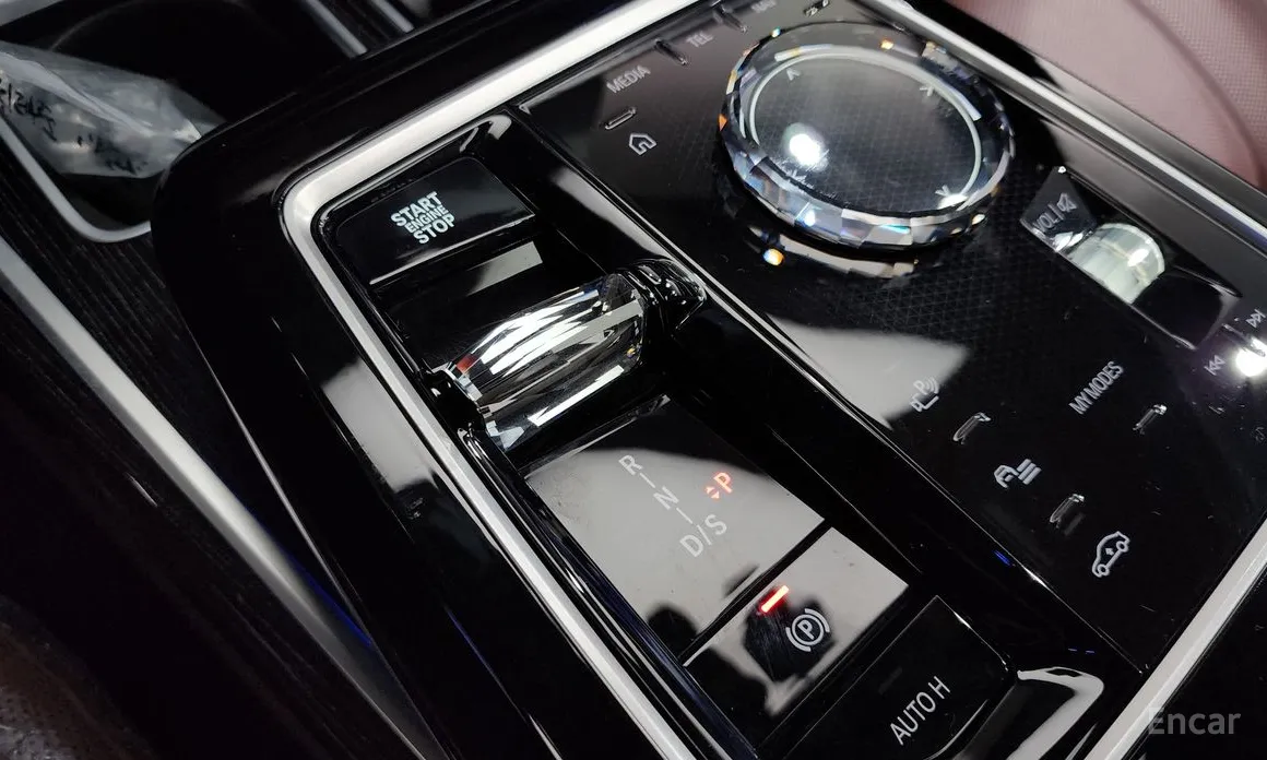 Фото 9 - BMW 7 Series