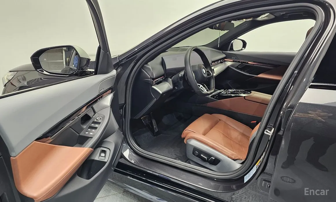 Фото 10 - BMW i5