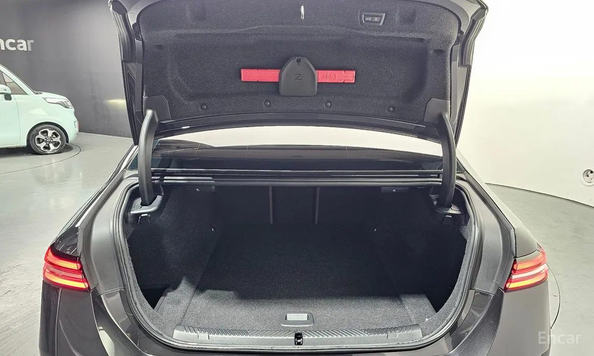 Фото 20 - BMW i5