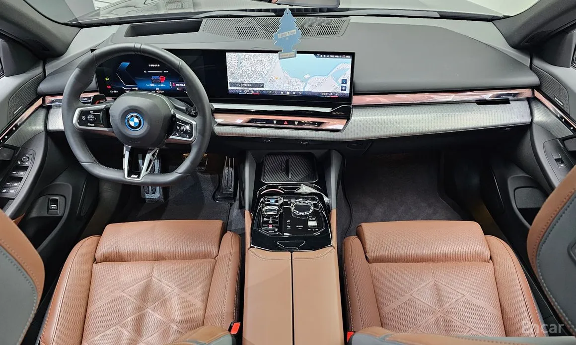 Фото 7 - BMW i5