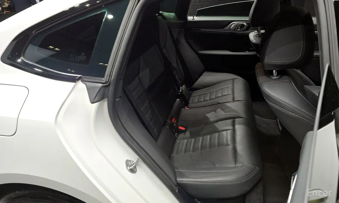 Фото 12 - BMW i4