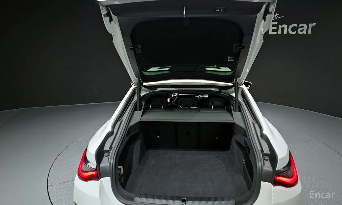 Фото 20 - BMW i4