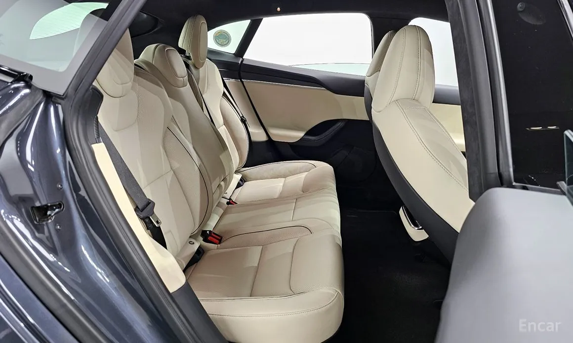 Фото 12 - Tesla Model S