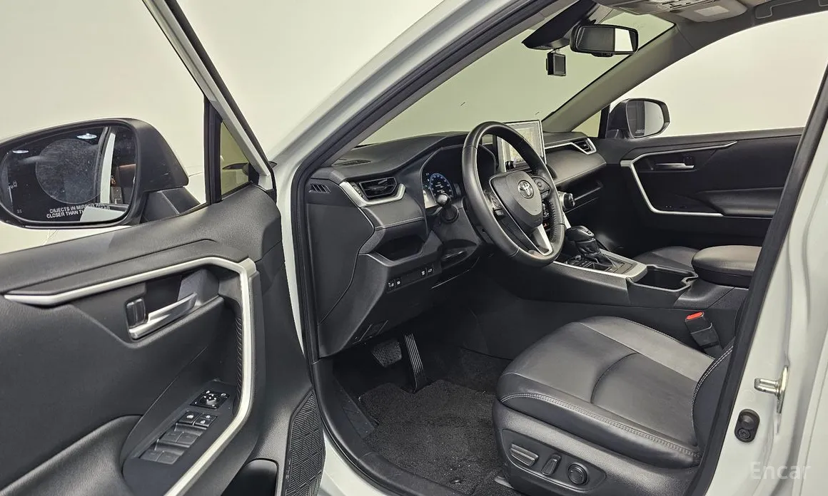 Photo 10 - Toyota RAV4