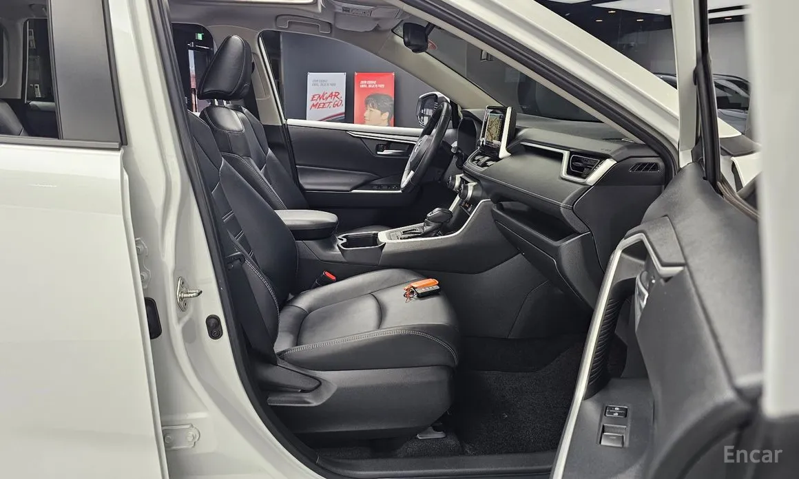 Photo 12 - Toyota RAV4