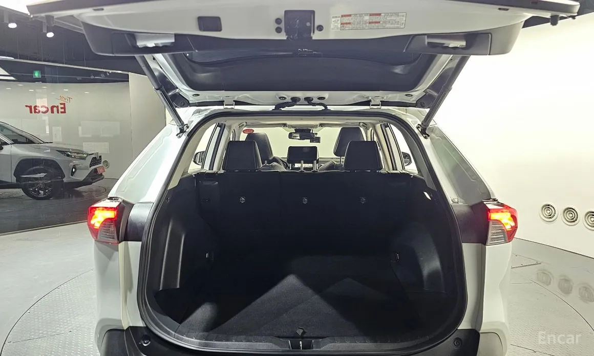 Photo 20 - Toyota RAV4