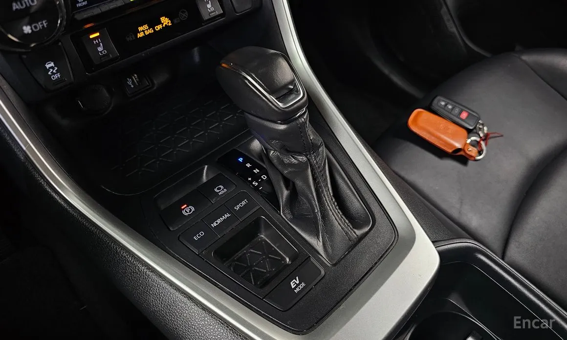 Photo 9 - Toyota RAV4