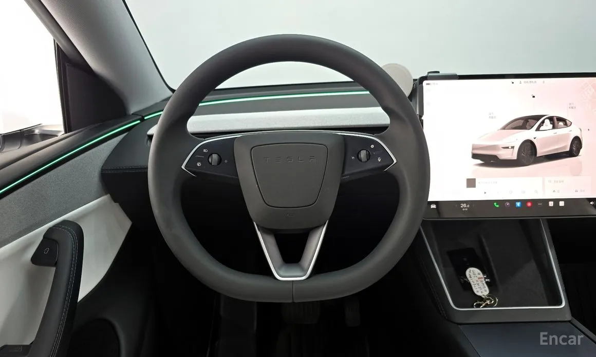 Photo 13 - Tesla Model Y