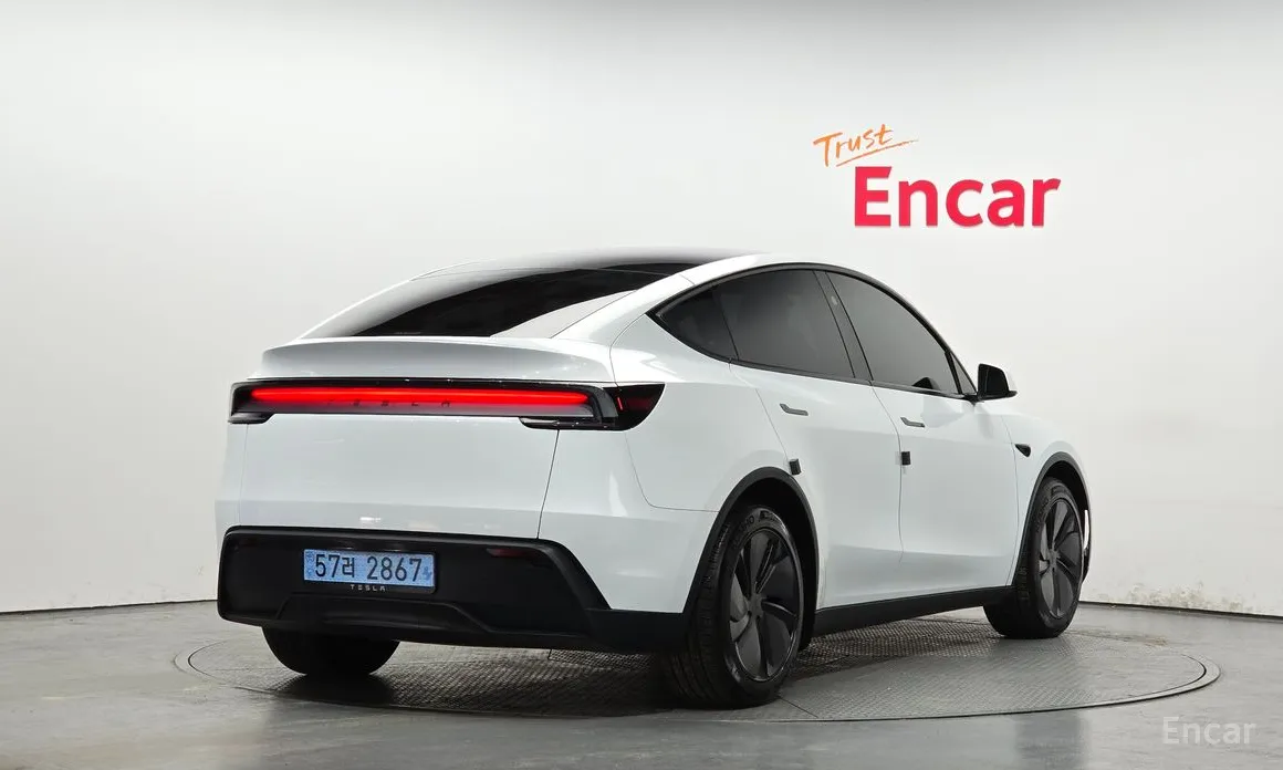 Photo 2 - Tesla Model Y