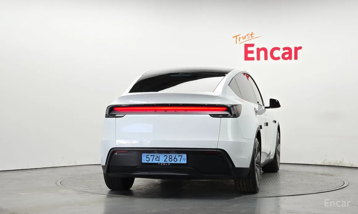 Photo 4 - Tesla Model Y