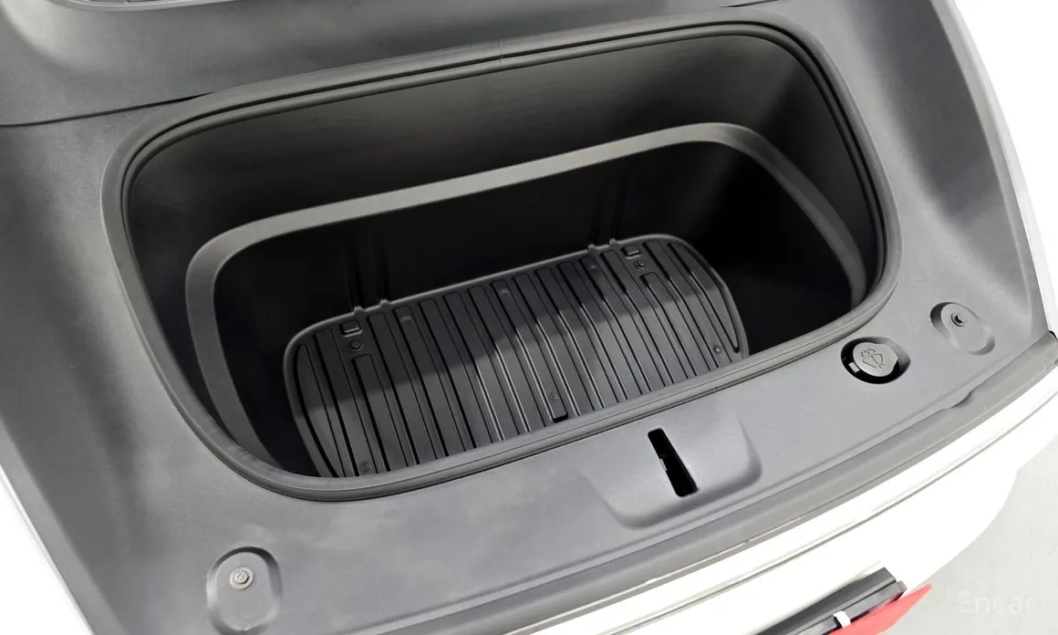 Photo 6 - Tesla Model Y