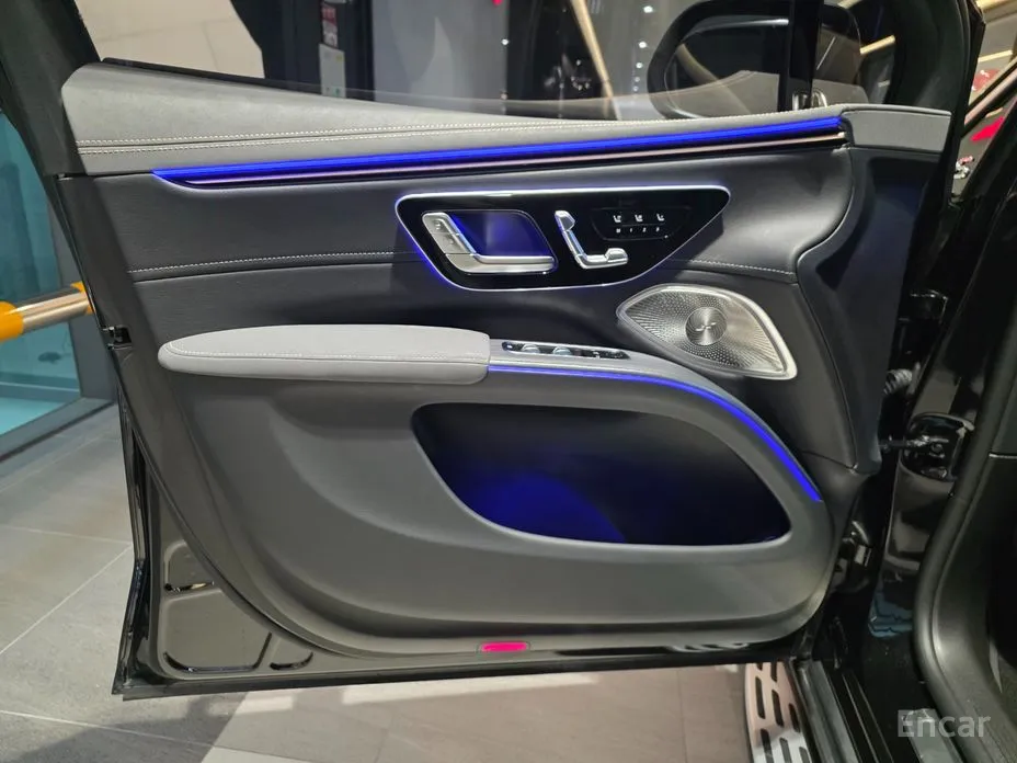 Фото 15 - Mercedes-Benz EQS