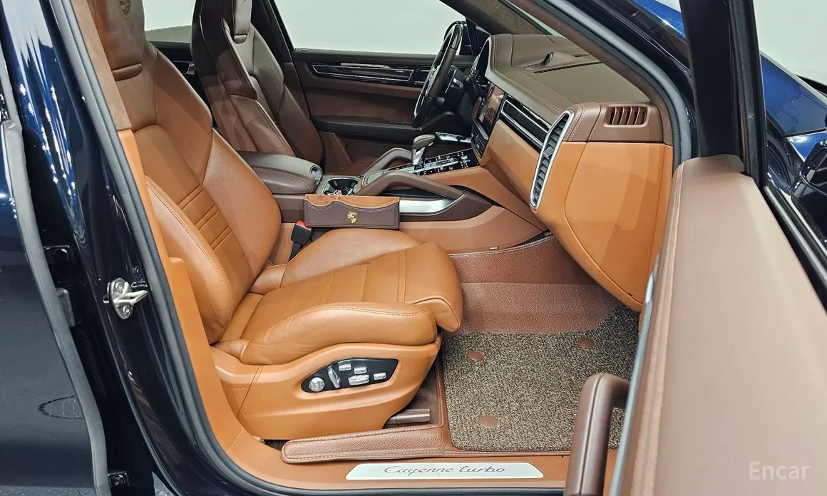 Фото 10 - Porsche Cayenne