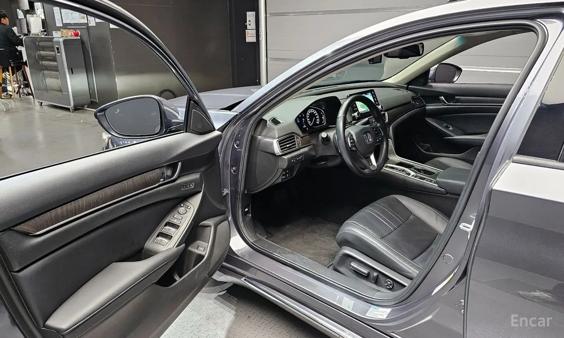 Фото 10 - Honda Accord