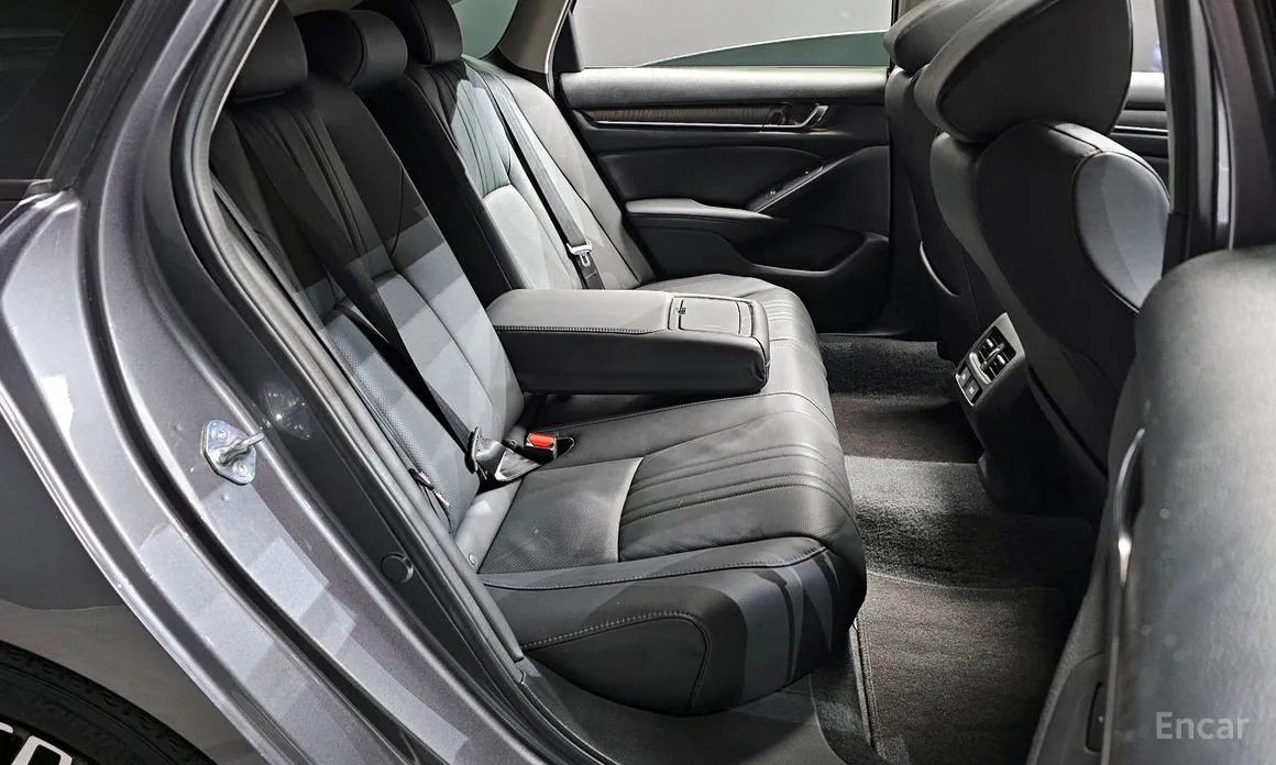 Фото 12 - Honda Accord