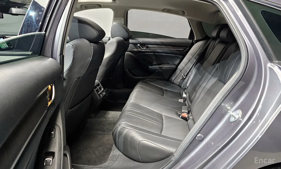 Фото 13 - Honda Accord