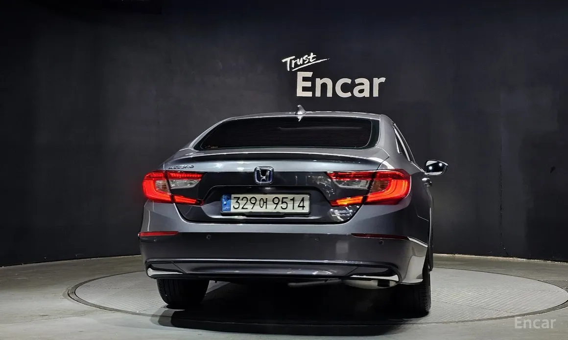 Фото 4 - Honda Accord