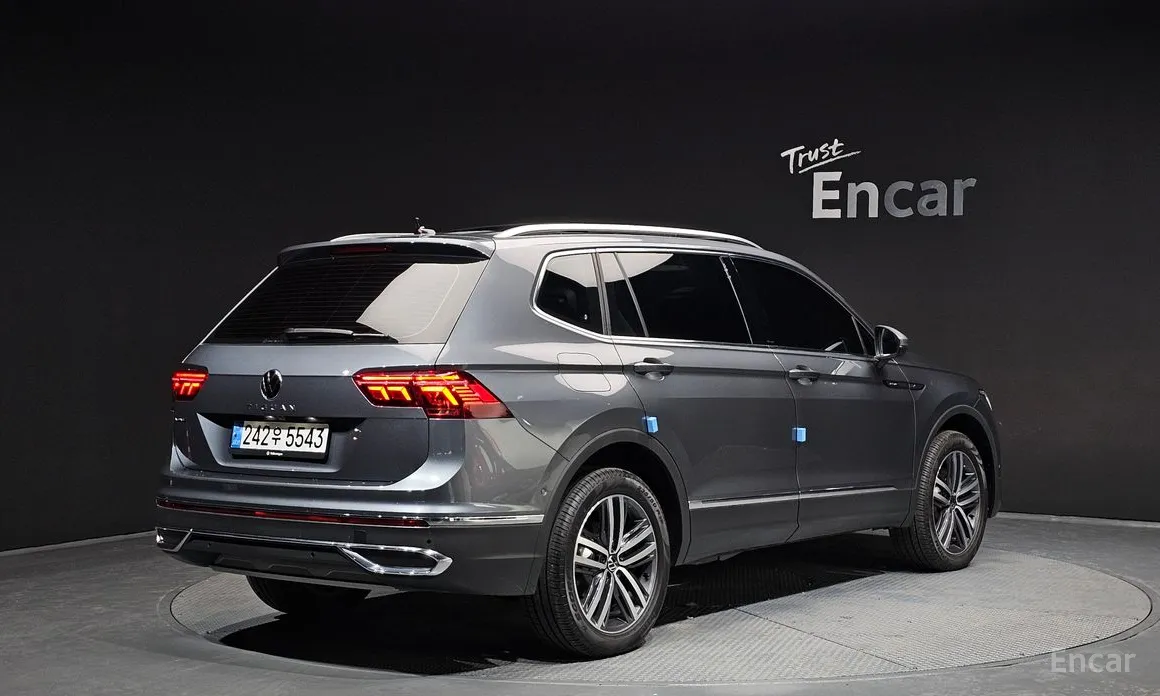 Фото 2 - Volkswagen Tiguan