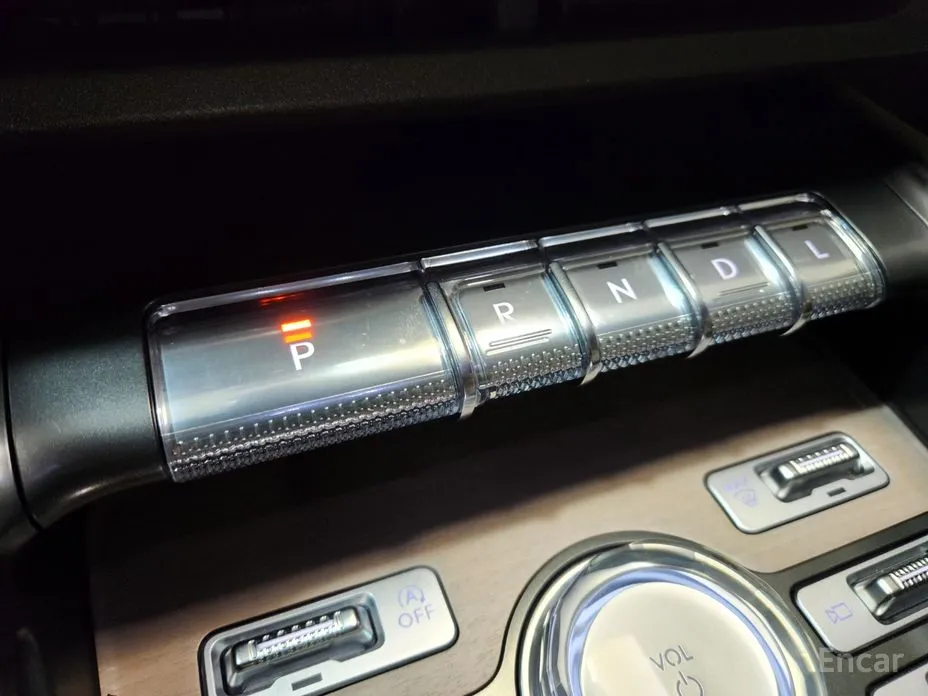 Фото 9 - Lincoln Nautilus