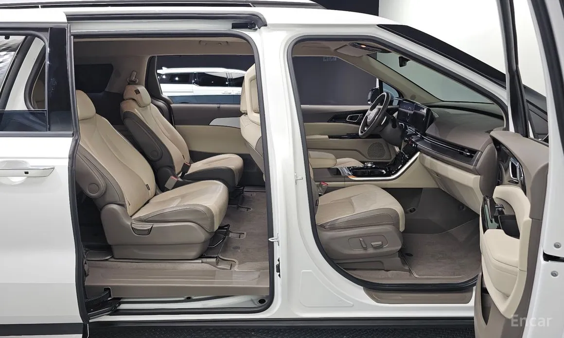 Photo 12 - Kia Carnival