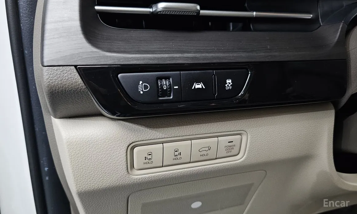 Photo 14 - Kia Carnival