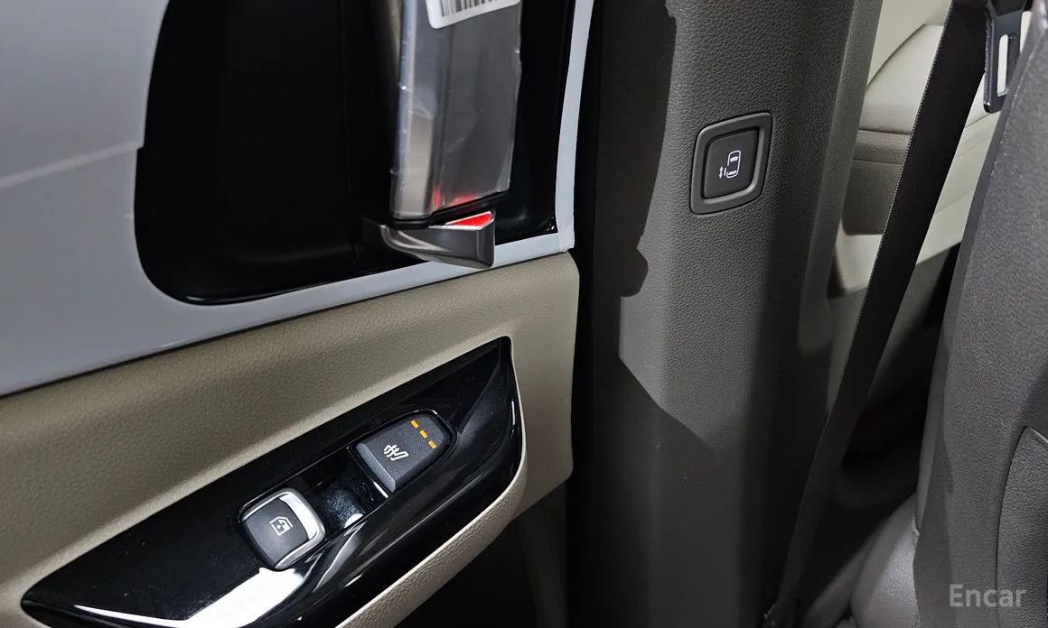 Photo 19 - Kia Carnival