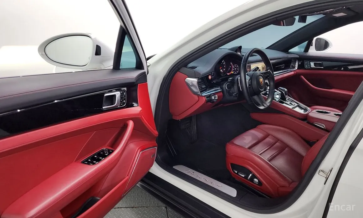Фото 10 - Porsche Panamera