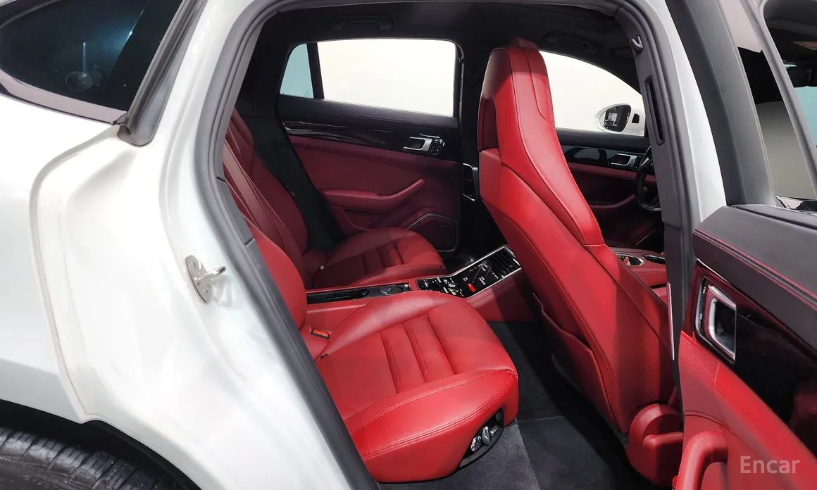 Фото 12 - Porsche Panamera